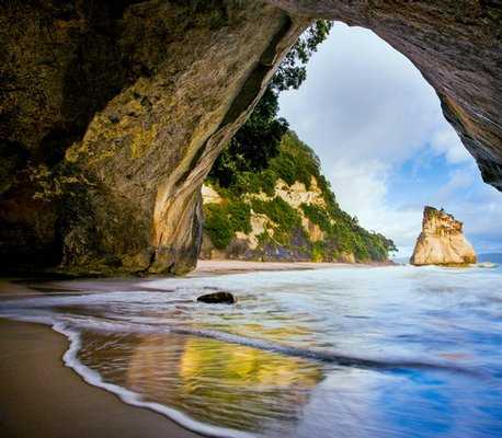 Cathedral Cove :: click here for more information Cathedral Cove, Coromandel, New Zealand
