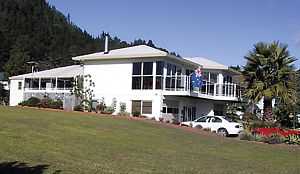 bed and breakfast waterways parade