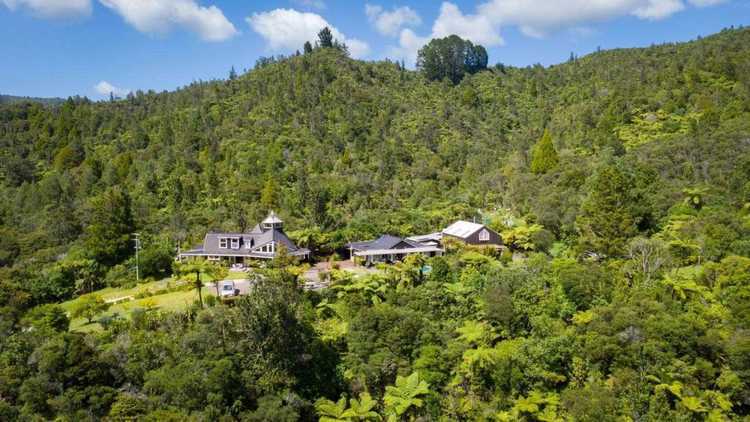 Wairua-Lodge-rainforest-retreat-v2