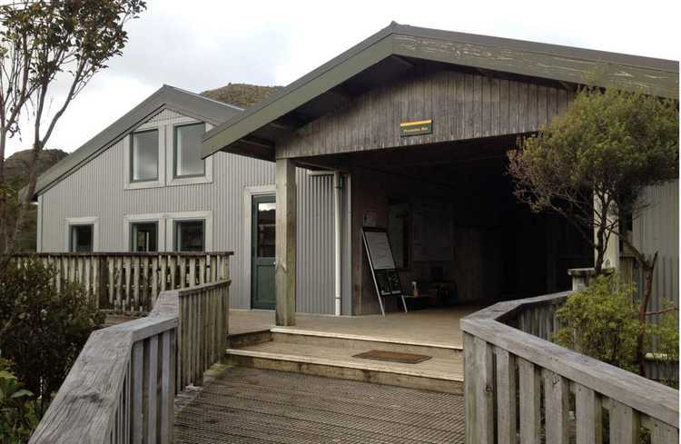 Th Pinnacles Hut